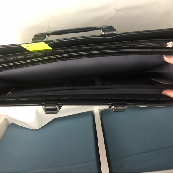 Bugatti briefcase - Picture 6 of 6